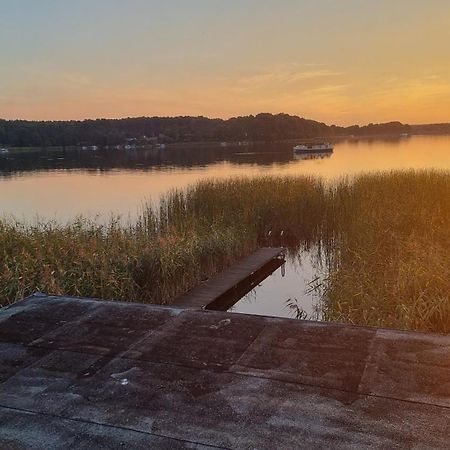 Mecklenburgische Seenplatte - Fh Mit Optionalem Steg Und Ruderboot Grosszerlang Екстериор снимка