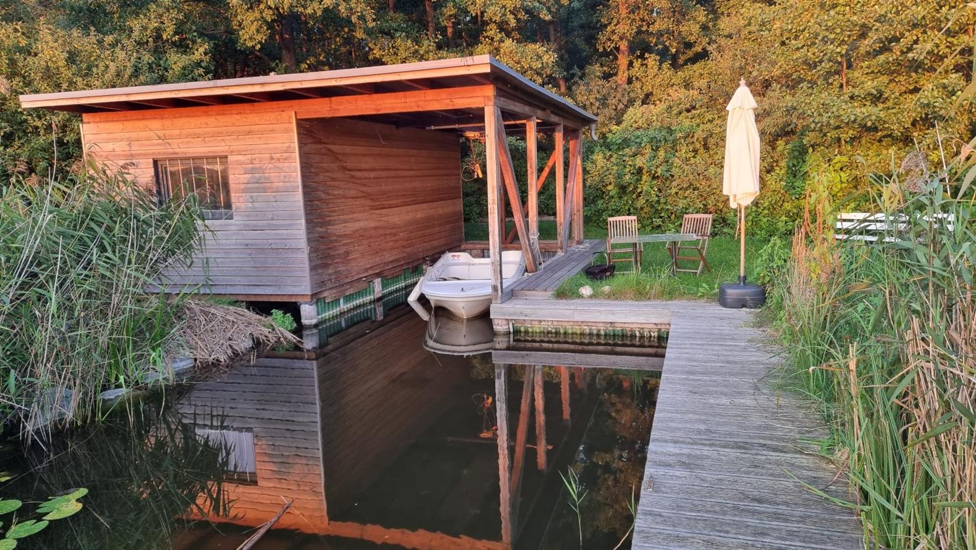 Mecklenburgische Seenplatte - Fh Mit Optionalem Steg Und Ruderboot Grosszerlang Екстериор снимка
